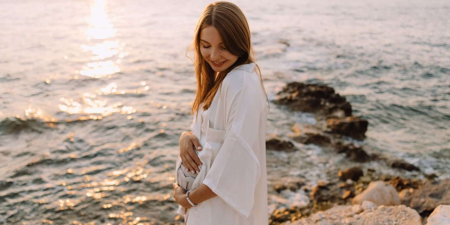 How can A Pregnant Woman Benefit from the Sun without Any Harm?